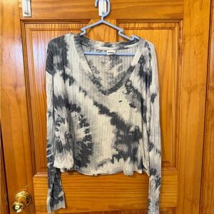 PINK Victoria's Secret Black and Gray Tie-Dye Long Sleeve Top